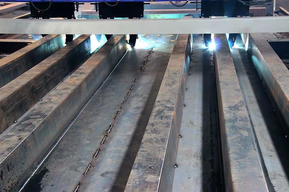 各大經銷商參觀了東方巨龍衡器的新設備廠房