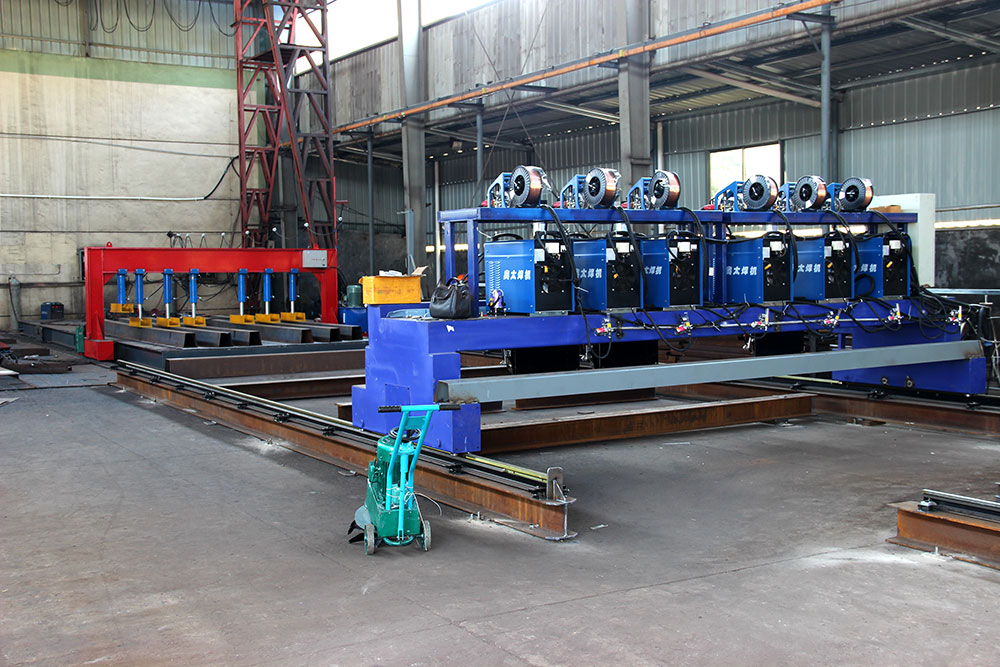 各大經銷商參觀了東方巨龍衡器的新設備廠房