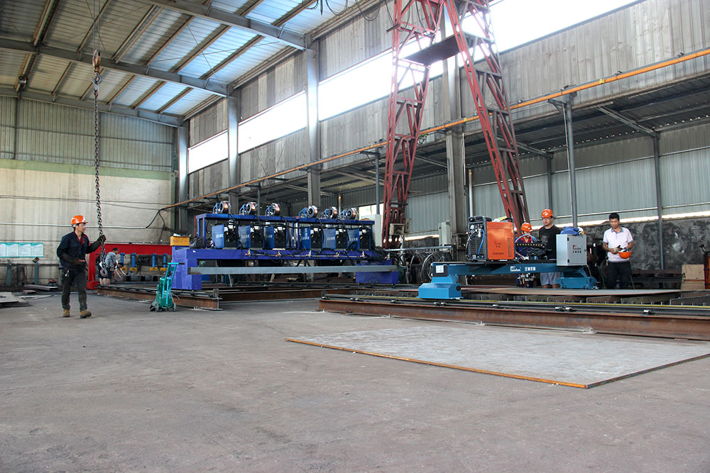 各大經銷商參觀了東方巨龍衡器的新設備廠房