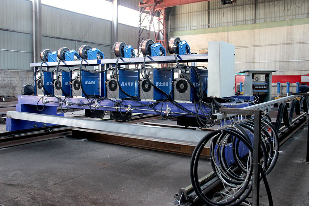 各大經銷商參觀了東方巨龍衡器的新設備廠房