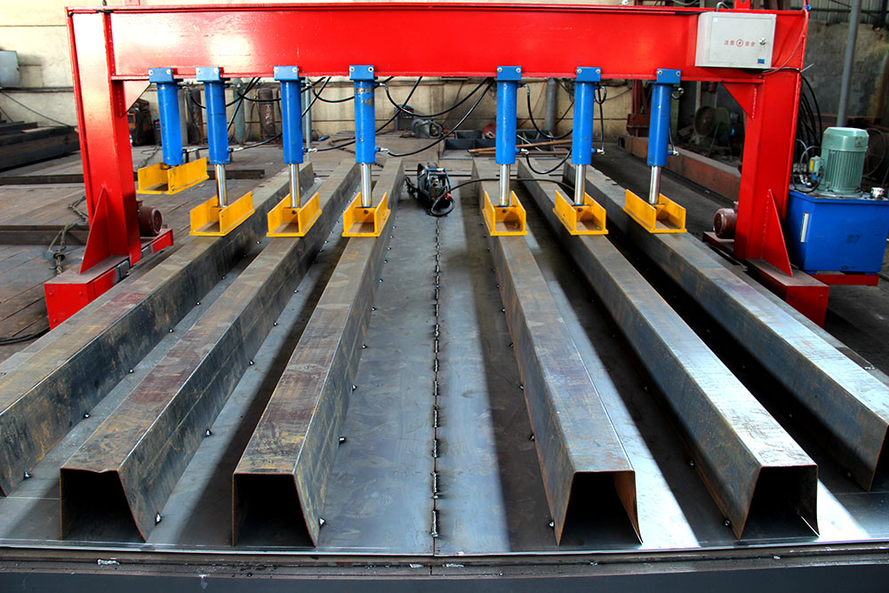 各大經銷商參觀了東方巨龍衡器的新設備廠房